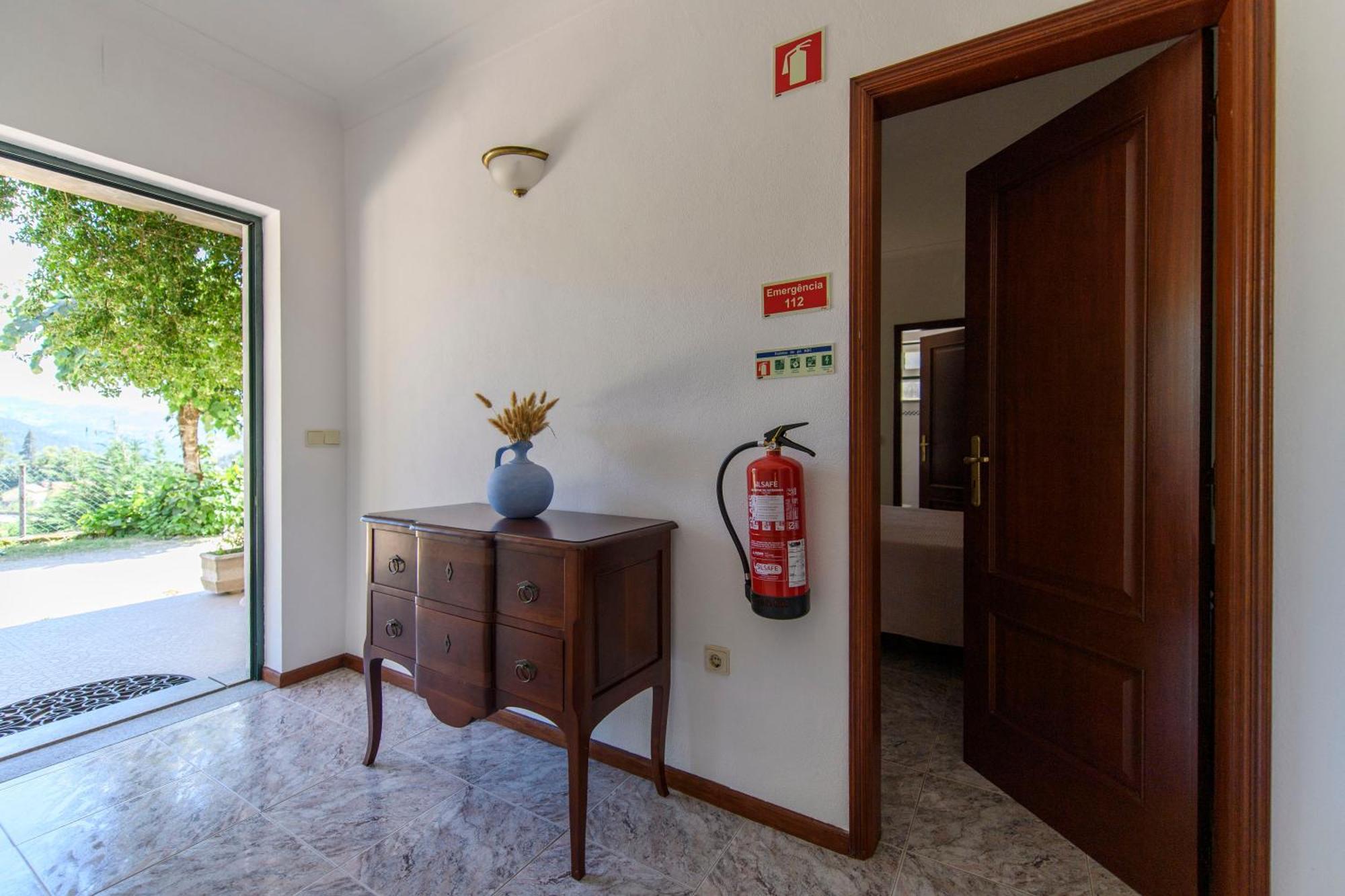 Afonso'S House Geres I Villa บรากา ภายนอก รูปภาพ